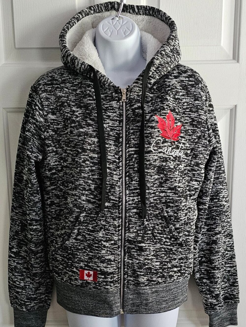 NWT Womens So Nice Canadian Design Fleece Lined Grey White Hoodie Unisex Medium